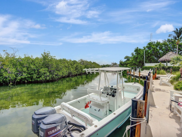 From Villa walk to shops, grocery store, restaurants and the parks!